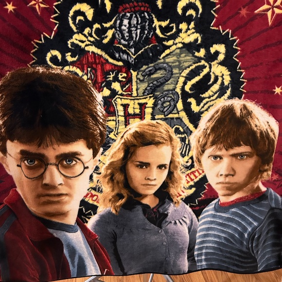 HARRY POTTER SOFT PLUSHY BLANKET/THROW HERMIONE RON & HOGWARTS 4FTx5FT - Picture 2 of 11